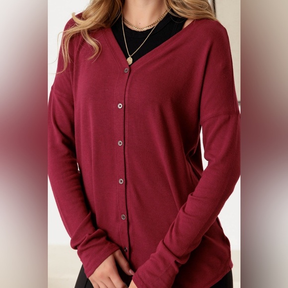 Active USA Sweaters - Active USA Burgundy V-Neck Long Sleeve Button Down Cardigan New